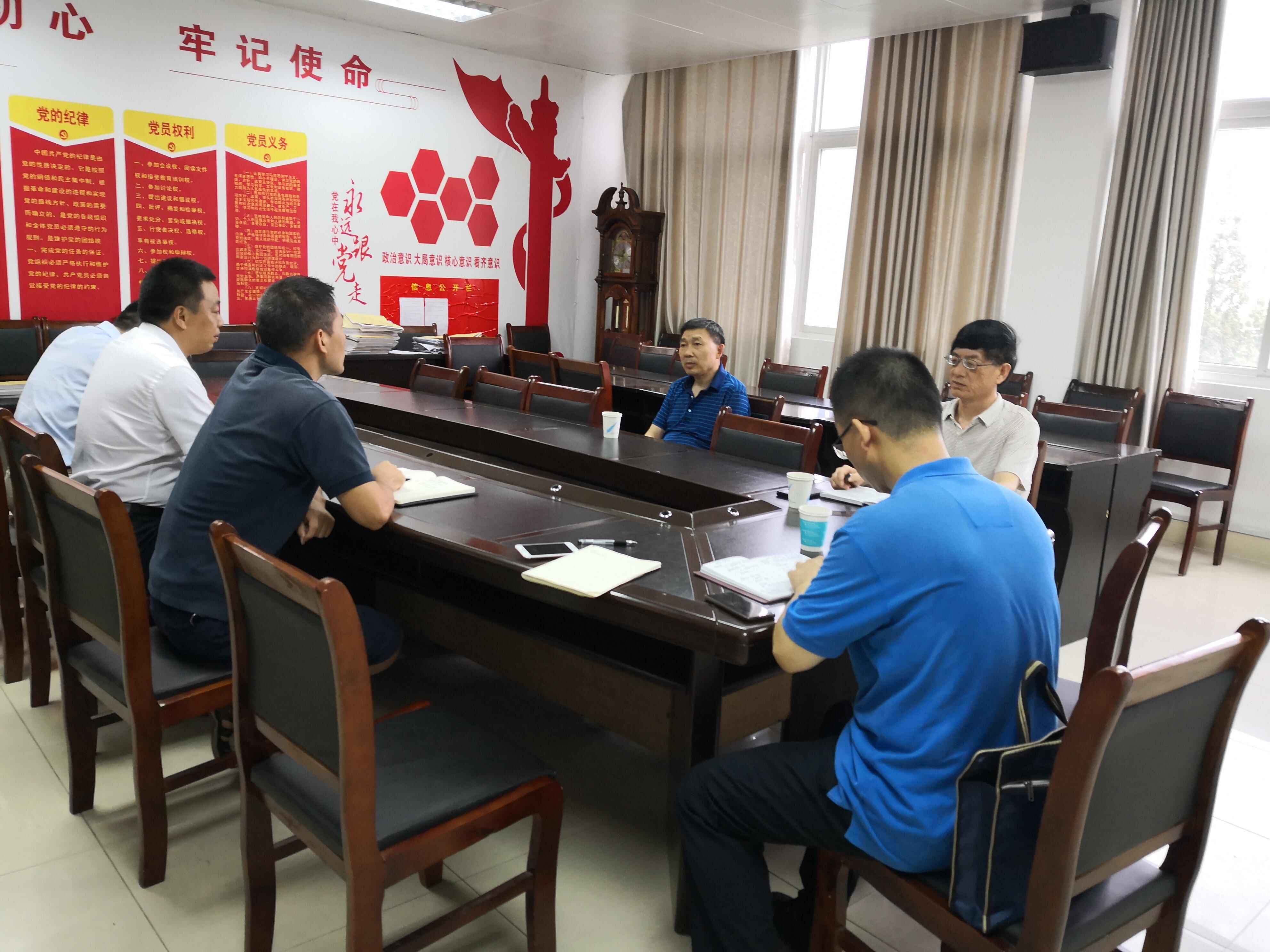 副校长王文臣到伟德bv1946官网检查新学期教学工作.jpg
